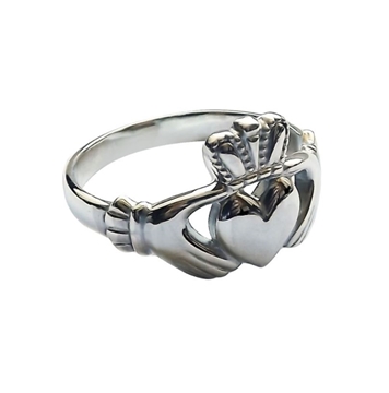 Ladies Irish Claddagh Ring In Sydney