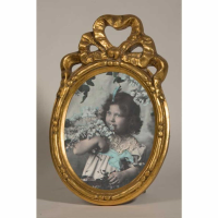 Gold Gilt Leaf Oval Photo Frame Bows And Ribbons