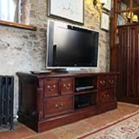 Large Mahogany Widescreen TV Cabinet Media Unit Traditional Dark Wood Finish 151cm Wide