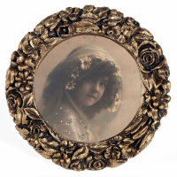 Gold Gilt Leaf Round Photo Frame