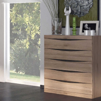 Traditional Style Oak 5 Drawer Bedroom Chest With Recessed Handles