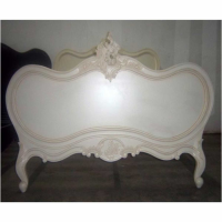 White Rococo Designed Queen Bed Set With Umber Detailing