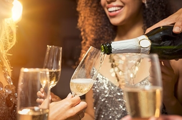 Free Prosecco For Hens on Hen Weekends