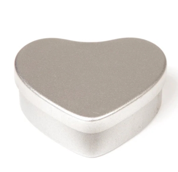 Contenitore in latta a forma di cuore color argento