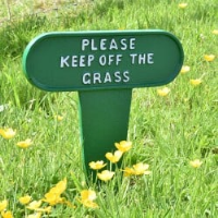 Keep off the grass sign spike - Large