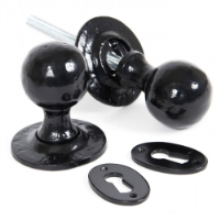 Traditional Blacksmith Round Knob Set