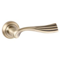 Richmond Lever Door Handle with a Radius Edge Rose - Matt Antique Brass Finish