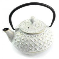 Japanese Cast Iron Tea Pot For One - Ivory and Gold