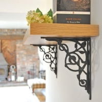 Trellis Leaf Cast Iron Shelf Bracket