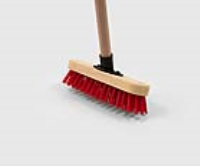 290MM RED PVC DECK SCRUB C/W SOCKET & 48" X 15/16" HANDLE