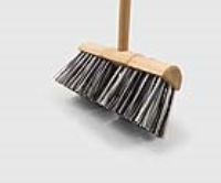 330MM BLACK & WHITE FILLED YARD BROOM C/W 54" X 1.1/8" HANDLE