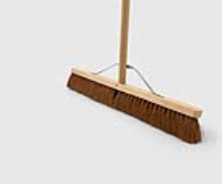 600MM PLATFORM BROOM NATURAL COCO C/W 54" HANDLE & METAL STAY FITTED