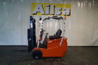 3 Wheel Electric Forklifts to Hire Edinburgh