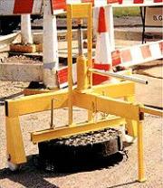 Covermate Manhole Lifter