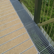 Anti slip steel bridge deck