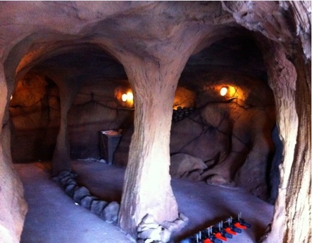 Cave Theme Rockwork Interior