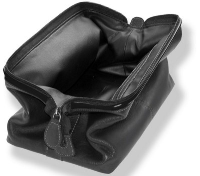 MALVERN LEATHER TOILETRY WASH BAG in Black