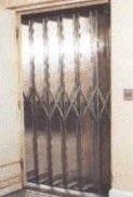 Anjovic Aluminium Folding Lift Car Gate