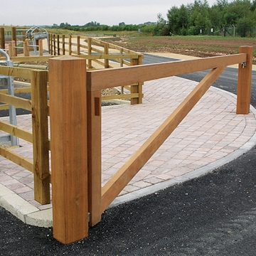 Hardwood Timber Boom Type Gate