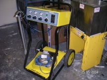 Box feed manual powder coating unit