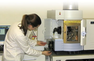 Dual-view ICP-OES spectrometer