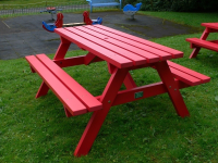 Derwent Recycled Plastic Picnic Table 
