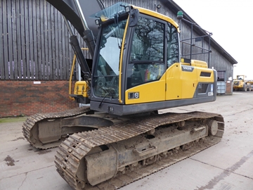 2014 VOLVO EC220D FOR HIRE