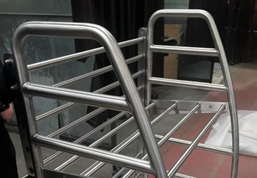 STAINLESS STEEL LUGGAGE RACKS FOR RAIL 